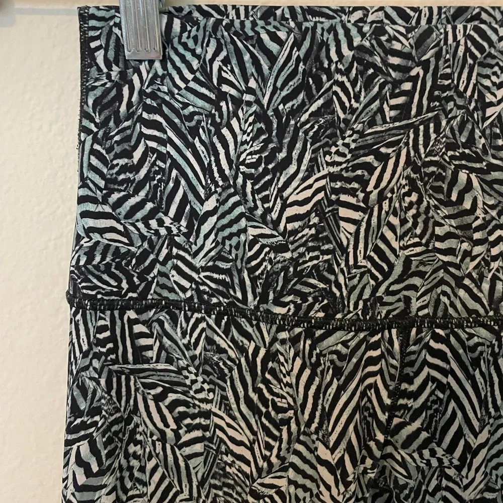 Lululemon Ombré Zebra Leggings - Picture 10 of 11